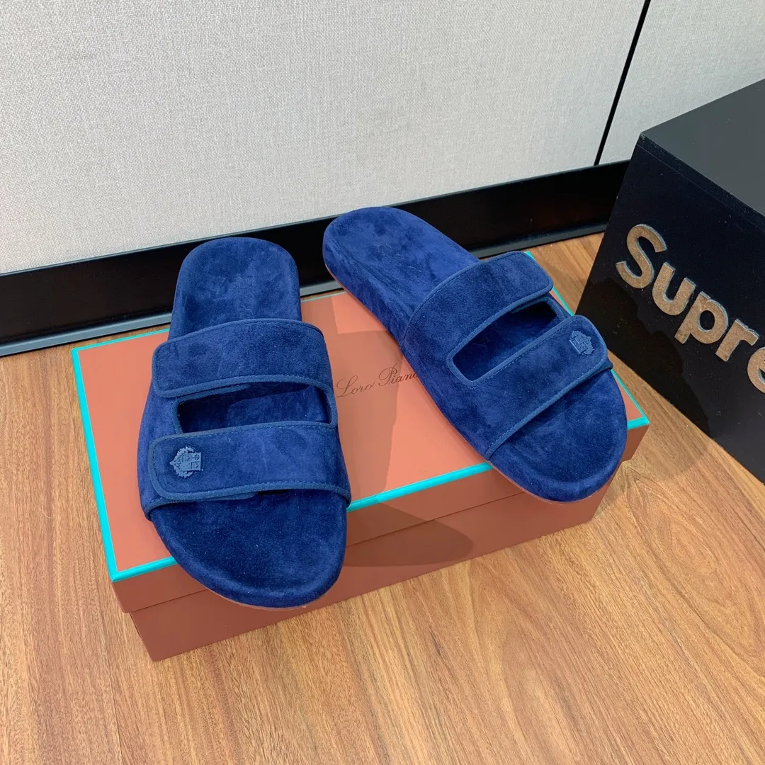 【LP】P:600💰 Size: 39-46 (45.46 can be customized) 【Loro Piana】LP men's slippers. Italian top cashmere is retro, elegant, low-key and luxurious. Both fashionable and practical, the leather is still of the highest quality in the entire network. The upper is silky and smooth. Wear-resistant and highly elastic beef tendon bottom. .